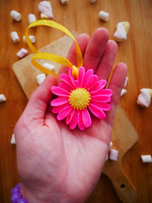 Good vibes fleur suspension