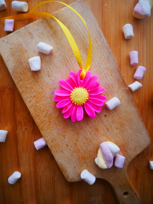 Good vibes fleur suspension